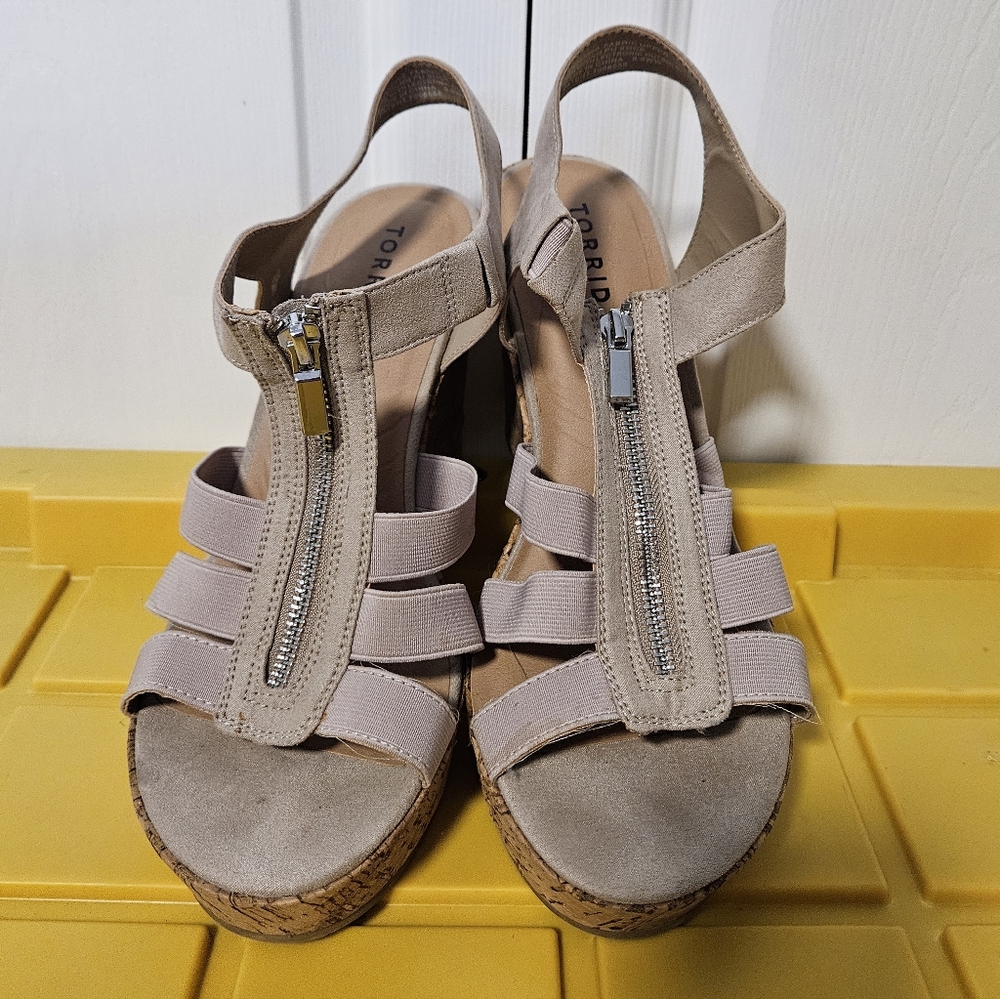 Torrid Stretch Front Zipper Wedge (Wide Width)